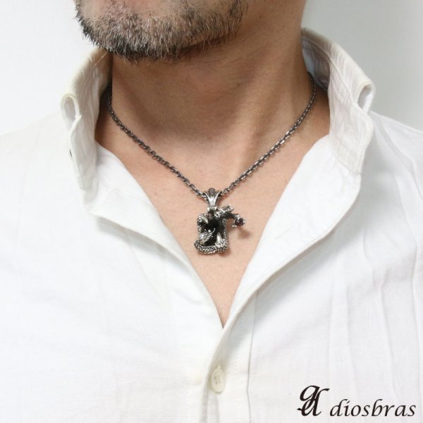 画像5: シルバー925 ドラゴン オニキス　竜　龍　オニキス　バイカー 和柄 龍彫りペンダント  [ メンズ | シルバーネックレス | シルバーアクセ | ペンダントトップ | ハード ガーネット (5)