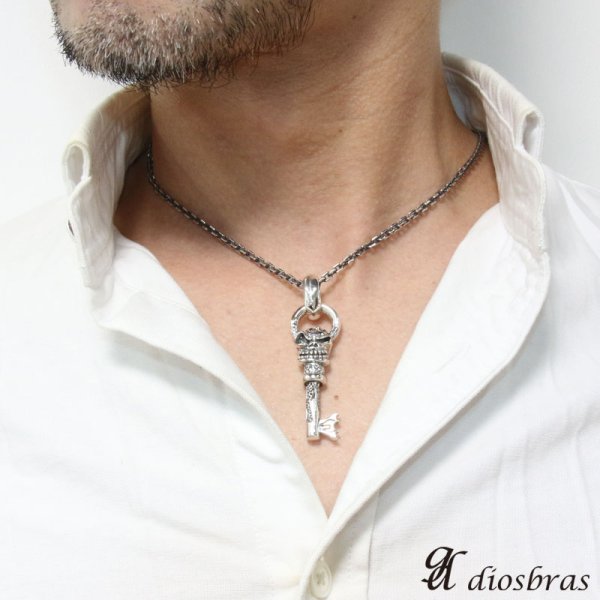 画像5: スカル ドクロ 髑髏 シルバー925 キー 鍵 キーホルダー バイカーベル ペンダント クロス 十字架 クラウン 王冠 ゴシック  [ メンズ | シルバーネックレス | シルバーアクセ | ペンダントトップ | ハード クロス 十字架 (5)