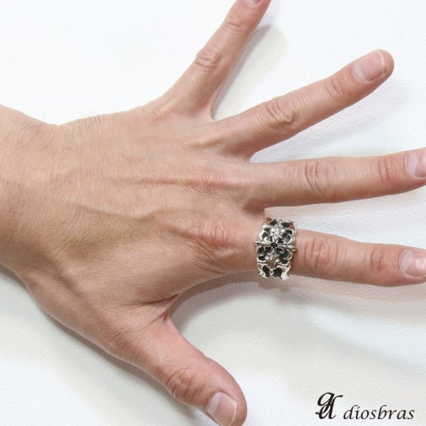 画像3: 【シルバーリング】【スティングレイ　エイ革　ガルーシャ　スティングレー　リング】【シルバーアクセサリー】ブラックジルコニア　十字架 スカルリング シルバーアクセサリー メンズ シルバーリング 指輪 シルバー925 メンズアクセサリー 大きいサイズ 送料無料 (3)