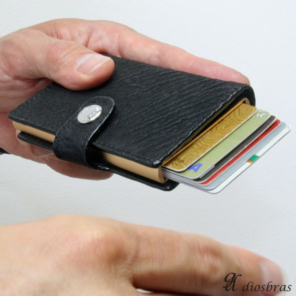 画像14: カードケース スライド シャークスキン サメ革 鮫革 サメ皮 財布 ウォレット 二つ折り財布 アルミニウム カードケース スキミング防止 磁気 防止 薄型 スリム RFID カードホルダー スライド式 マネークリップ メンズ レディース キャッシュレス ミニマリスト (14)