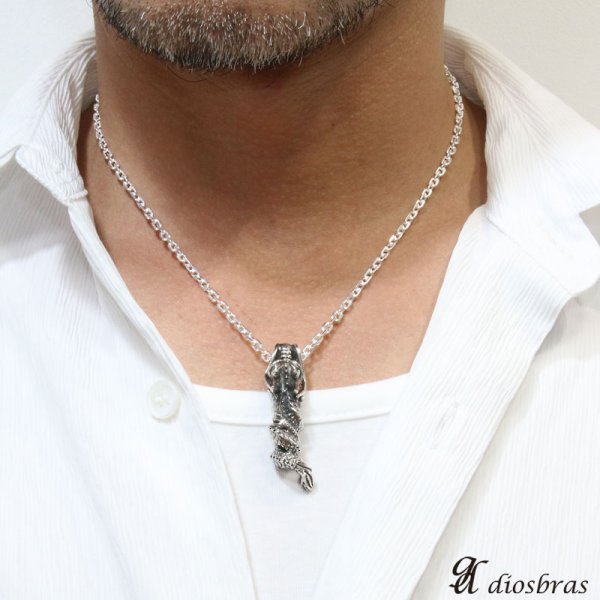 画像2: シルバー925 ドラゴン 竜　バイカー 和柄 龍彫りペンダント ドラゴンヘッド [ メンズ | シルバーネックレス | シルバーアクセ | ペンダントトップ | ハード ] メール便送料無料 (2)