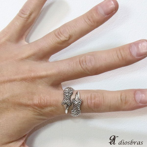 画像2: 【シルバーリング】【ドラゴン リング】【シルバーアクセサリー】クロウ 爪 リング 龍 竜 シルバーアクセサリー メンズ シルバーリング 指輪 シルバー925 メンズアクセサリー 大きいサイズ フリーサイズ【メール便なら全国送料無料】 (2)