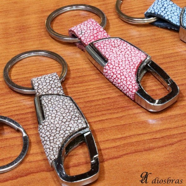 画像4: キーホルダー キーチェーン キーストラップ ガルーシャ スティングレイ エイ革 スティングレー キーホルダー キーループ キーストラップ キーホルダー ネームタグ 革 名入れ ネームプレート キーケース レザー スーツケース ネームホルダー (4)