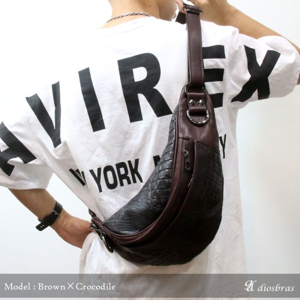 画像2: ボディバッグ 本革 ワンショルダーバッグ 革 メンズ ハンドメイド レザー | ボディーバッグ レザーバッグ ショルダーバッグ 牛革 ショルダーバック ショルダー ギフト 誕生日プレゼント バッグ ボディバック 大容量 ペットボトル ワンショルダー 型押しクロコダイル (2)