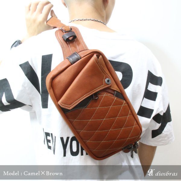 画像2: ボディバッグ 本革 ワンショルダーバッグ 革 メンズ ハンドメイド レザー | ボディーバッグ レザーバッグ ショルダーバッグ 牛革 ショルダーバック ショルダー ギフト 誕生日プレゼント バッグ ボディバック 大容量 ペットボトル ワンショルダー キルティング (2)