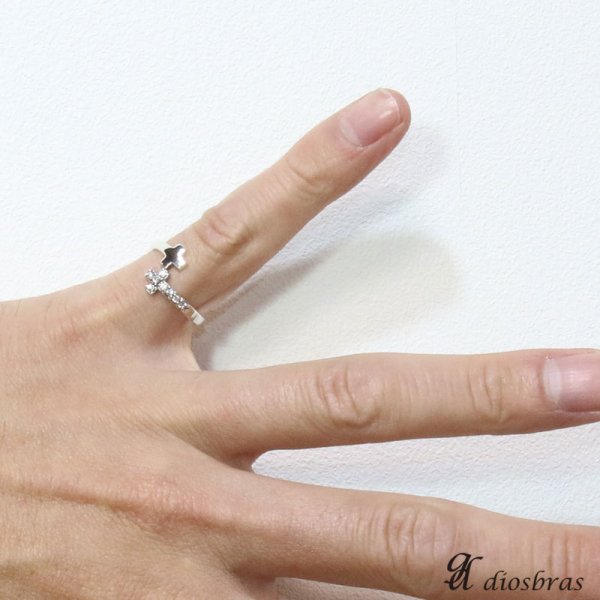 画像2: 【シルバーリング】【クロスリング】【シルバーアクセサリー】ホワイト ジルコニア クロス 十字架 シルバーアクセサリー メンズ シルバーリング 指輪 シルバー925 メンズアクセサリー フリーサイズ【メール便なら全国送料無料】 (2)