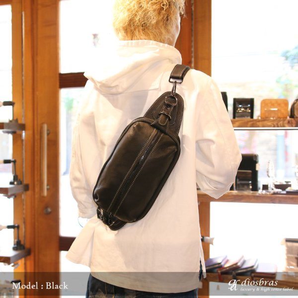 画像8: ボディバッグ 本革 ワンショルダーバッグ 革 メンズ ハンドメイド レザー | ボディーバッグ レザーバッグ ショルダーバッグ 牛革 ショルダーバック ショルダー ギフト 誕生日プレゼント バッグ ボディバック 大容量 ペットボトル ワンショルダー コンチョ (8)