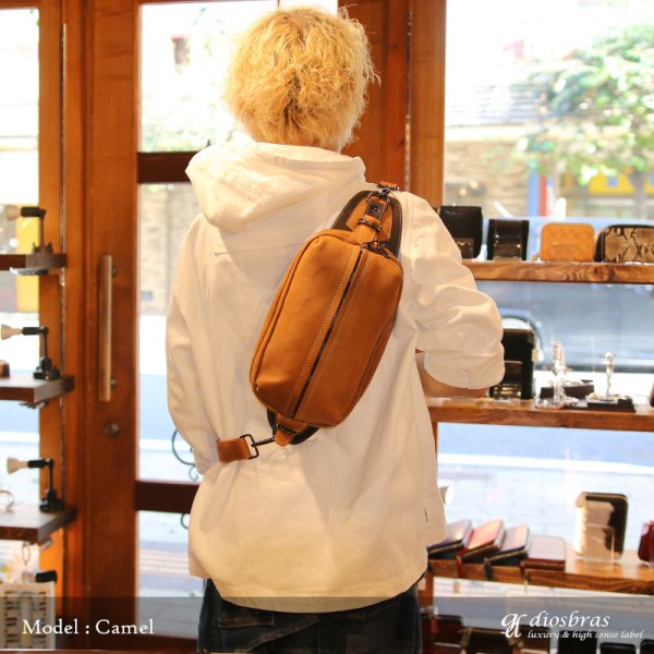 画像5: ボディバッグ 本革 ワンショルダーバッグ 革 メンズ ハンドメイド レザー | ボディーバッグ レザーバッグ ショルダーバッグ 牛革 ショルダーバック ショルダー ギフト 誕生日プレゼント バッグ ボディバック 大容量 ペットボトル ワンショルダー コンチョ (5)