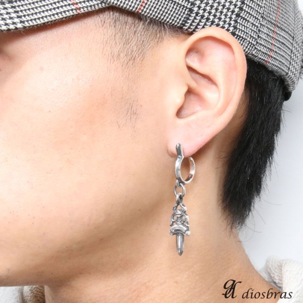 画像3: 【メンズピアス】【シルバーアクセサリー】【シルバーピアス】ダガー フープ ドロップピアス ●バラ売り(片耳のみ)【 メンズ|アクセサリー|ピアス|クロス・十字架|フレア・リリー・百合・ユリの紋章|ナイフ|剣 】 (3)