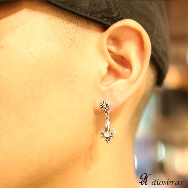 画像3: 【メンズピアス】ピアス【シルバーアクセサリー】【シルバーピアス】ドロップピアス レディース ●バラ売り(片耳のみ)■シャープでキレイめハードな横顔に!ジルコニア【 メンズ|アクセサリー|ピアス|クロス・十字架|フレア・リリー・百合・ユリの紋章|ナイフ|剣 】 (3)
