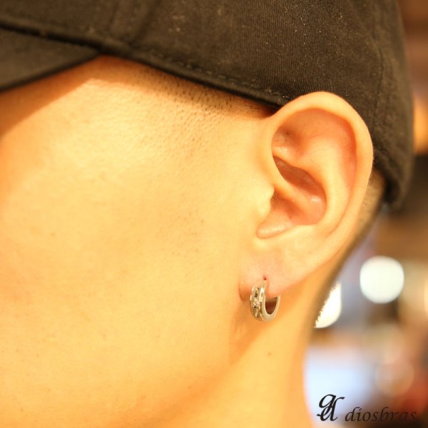 画像3: ステンレス 艶消し フープピアス ジルコニア ダイヤ シルバー 金属アレルギー対応 メタル素材 ゴールド 金 シンプル 小さめ フープ ループ リング 輪っか ピアス アクセサリー メンズ レディース 中折れ式【メール便なら送料無料】13mm (3)