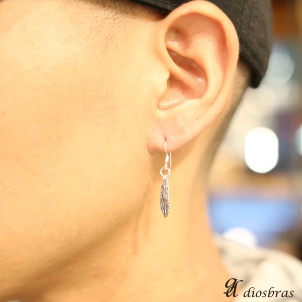 画像3: 【メンズピアス】【シルバーアクセサリー】【シルバーピアス】●バラ売り(片耳のみ)■シャープでキレイめハードな横顔に!フェザー 羽根 イーグル ドロップピアス (3)