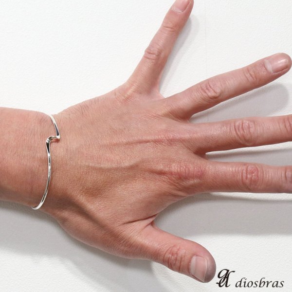 画像3: 【シルバーバングル】波型デザイン　ウエーブ　ハンドメイド プレート　ダブルライン　プレーンバングル　シンプル シルバーアクセサリー メンズ シルバーバングル ブレスレット シルバー925 メンズアクセサリー　レディース　人気 ブレード　バングル(小） (3)