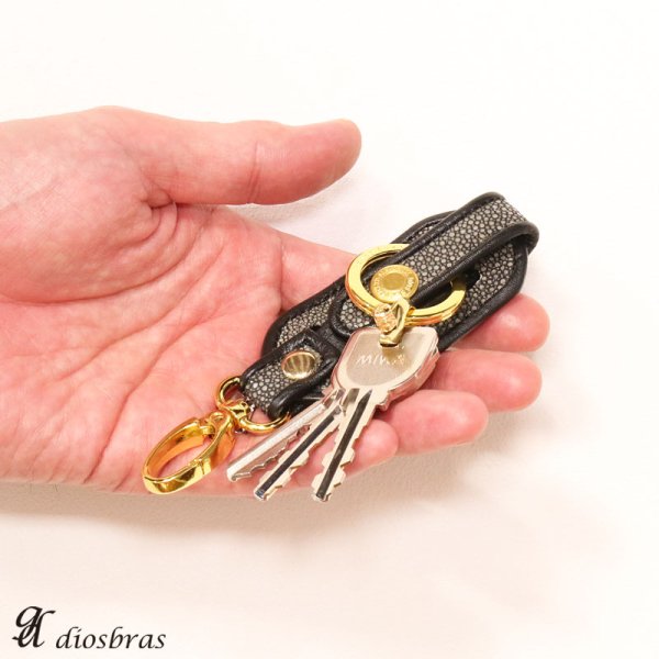 画像2: Lavo-ラボ- キーホルダー キーチェーン キーストラップ ガルーシャ スティングレイ エイ革 スティングレー キーホルダー キーループ キーストラップ キーホルダー ネームタグ 革 名入れ ネームプレート キーケース レザー スーツケース ネームホルダー (2)