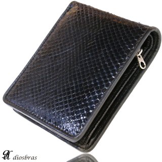 最高の素材と縫製技術、そして計算された収納力をご体感ください。