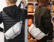 画像19: ボディバッグ 本革 ワンショルダーバッグ 革 メンズ ハンドメイド レザー ボディーバッグ レザーバッグ シャークスキン サメ革 鮫革 宮城県 気仙沼産ヨシキリザメ 吉切鮫 ブルーシャーク　牛革 ショルダーバック ショルダー   バッグ  大容量  国内唯一エコレザー認定 (19)