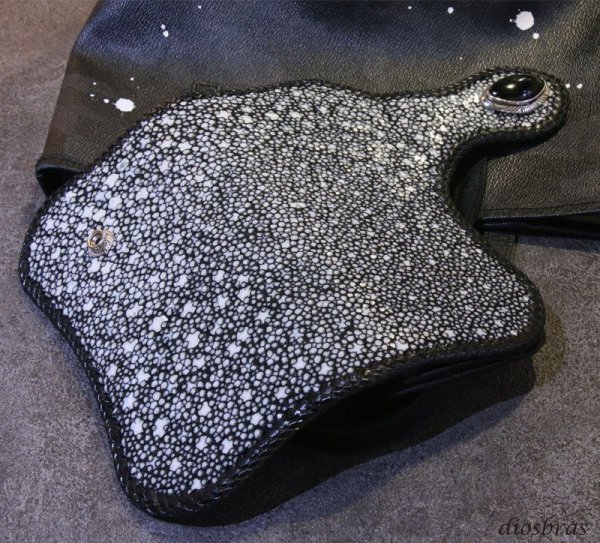 画像4: メンズ長財布 バイカーズウォレット イバラエイ レザーウォレット 本革 カットスティングレー スター エイ革 長財布 バイカーズウォレット レザーウォレット シルバー925コンチョ 革財布 皮財布 ロングウォレット 天然皮革 梅花皮 かいらぎ メンズ 長財布 ガルーシャ (4)