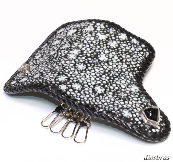 画像3: キーケース 4連 ガルーシャ スティングレイ メンズ レディース 本革 スティングレー スター エイ革 梅花皮 かいらぎ イバラエイ ガルーシャ   スタースティングレー バイカー 牛革 ハンドメイド コンチョ (3)