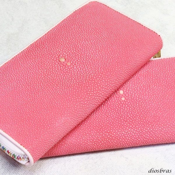 画像15: 匠プレミアムシリーズ VALENA-ヴァレナ- 財布 ラウンドファスナー メンズ レディースマルチカラーファスナー 本革 カットスティングレー エイ革  大容量 ラウンドファスナー ウォレット ガルーシャ ラウンド ジッパー ZIPPER 財布 ヌメ革 レザーウォレット ロングウォレット バイカー 長財布 牛革 紳士 婦人 ピュアピンク (15)