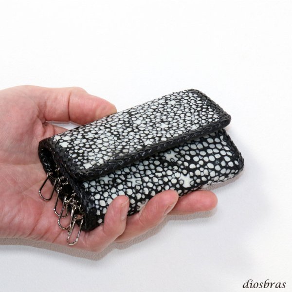 画像3: キーケース 6連 ガルーシャ スティングレイ メンズ レディース 本革 スティングレー スター エイ革 梅花皮 かいらぎ イバラエイ  スタースティングレー バイカー 牛革 ハンドメイド 三つ折り財布 財布 レザーウォレット ウォレット バイカー ハーフウォレット (3)