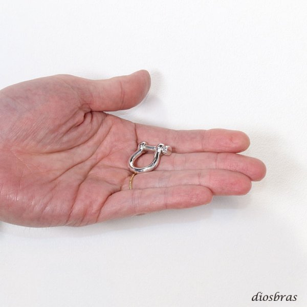 画像2: シルバー 925 製 シャックル パーツ 馬蹄型 カラビナ キーリング シルバー 925 キーホルダー 馬蹄カン ネジ式 ウォレットチェーン 接続  レザークラフト ハンドクラフト 革紐細工 手作り キーホルダー DIY 金具 ブラスパーツ 手芸 カラビナ シャックルパーツ (2)