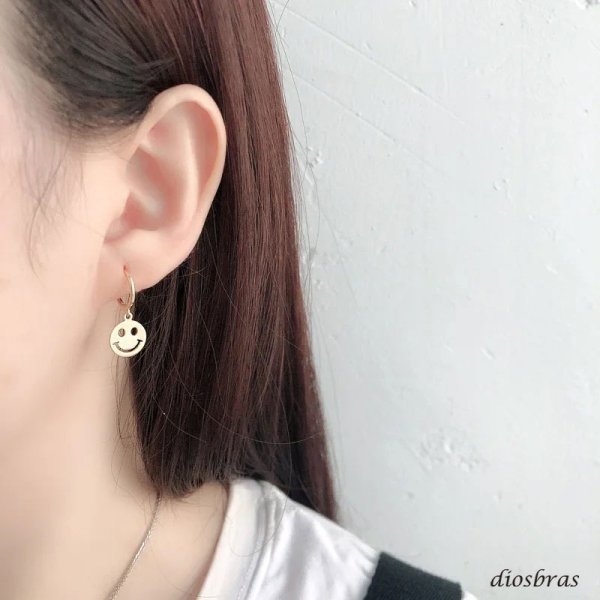 画像3: ピアス スマイル スマイルマーク ニコチャン フープ リング コインピアス  シンプル ゴールド ピアス  メンズ レディース クロスピアス 18金 チャーム クロス リリー 百合 クロス 十字架 メンズ レディース 両耳用 (3)