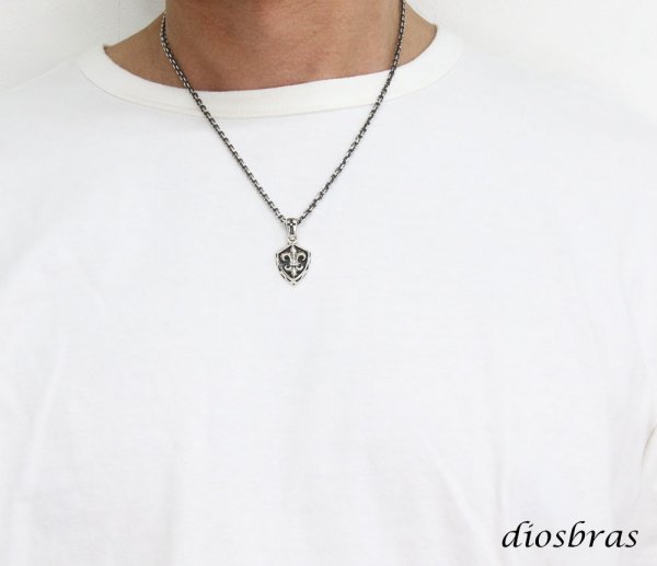 画像3: ユリの紋章 ペンダント 盾 ユリ リリー  ペンダント アラベスク クロス 十字架 ミニクロス ブラック シルバー925 ペンダント トップ シルバー 925 ネックレス  メンズ レディース (3)