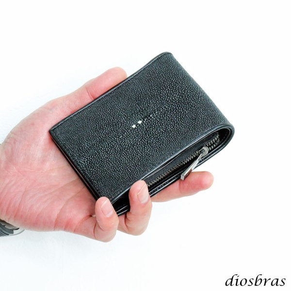 画像2: メンズ二つ折り レザーウォレット 本革 スティングレイ エイ革 ガルーシャ シンプルウォレット スリム 薄い 短財布 レザーウォレット 革財布 皮財布 ショートウォレット ウォレット 紳士財布 婦人財布 サイフ 二つ折り財布 メンズ レディース 財布 L型コインファスナー (2)