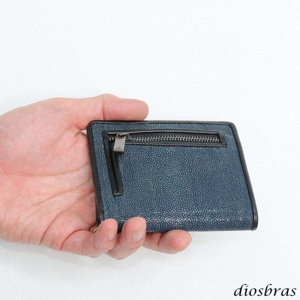 画像15: メンズ二つ折り レザーウォレット 本革 スティングレイ  スティングレー エイ革 シンプル スーパースリム 極薄 メンズ短財布 レザーウォレット 革財布 皮財布 ショートウォレット 本物 天然皮革 レディース 紳士財布 プレゼント 二つ折り財布 スティングレー ガルーシャ (15)