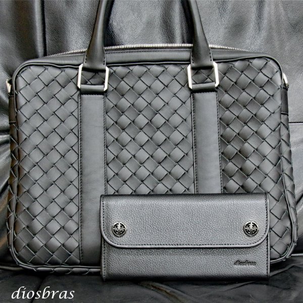 画像2: 長財布 クロス トラッカーウォレット シルバー925製 コンチョ 十字架 レザーウォレット 革財布 本革 レザー シュリンクレザー かぶせ財布 ウォレット ハンドメイド 牛革 レディース おしゃれ スリム メンズ長財布  男性 女性 メンズ財布 ファスナー カード収納 大容量 (2)