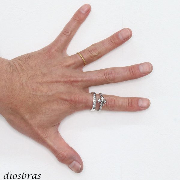 画像2: クロス フリーサイズ リング　シルバー925 シルバーリング  メンズ クロス 十字架 ジルコニア ブラック ホワイト シンプルクロス 極小 スターリングシルバー ゴシック 指輪 ring silver925 銀 シルバーアクセサリー 男性 女性 レディース 極小 シンプル ピンキー (2)