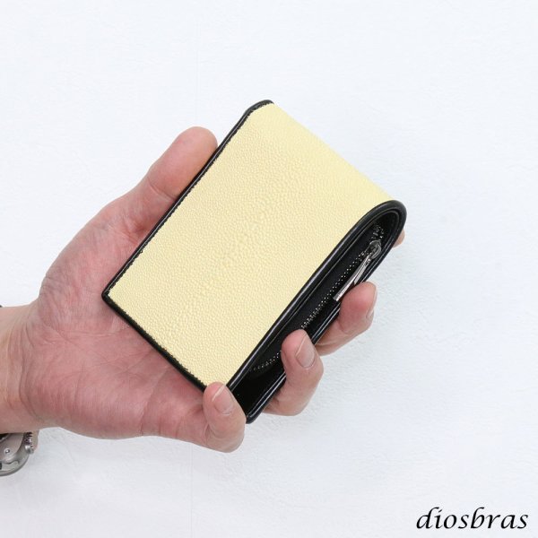 画像10: メンズ二つ折り レザーウォレット 本革 スティングレイ エイ革 ガルーシャ シンプルウォレット スリム 薄い 短財布 レザーウォレット 革財布 皮財布 ショートウォレット ウォレット 紳士財布 婦人財布 サイフ 二つ折り財布 メンズ レディース 財布 L型コインファスナー (10)