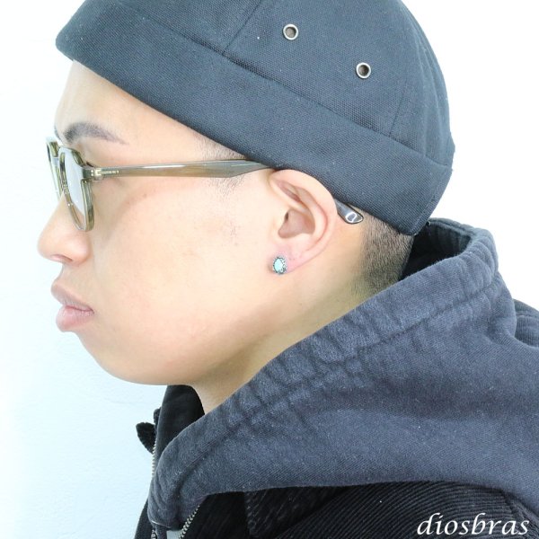 画像4: ピアス ブラックスター ムーンストーン ターコイズ アラベスク 王冠 クラウン クロス 十字架 ダイオプサイト ワンポイント ゴシック 本物シルバー925  ピアス 片方 パワーストーン ピアス片耳 片方販売ピアス メンズ レディース メール便なら送料無料 (4)