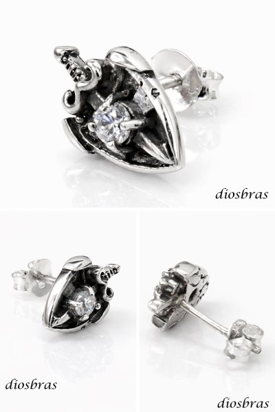 画像2: ダガー　クロス ピアス シルバー９２５  クロス 十字架 エンブレム 片方ピアス メンズ レディース ブリリアンカット 多角カッティング リングデザイン シルバー９２５ フープピアス 極小クロス ダイヤモンド ジルコニア (2)