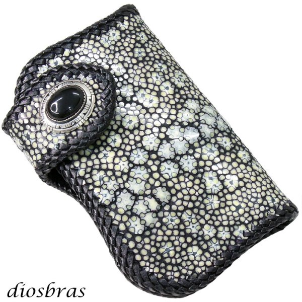 画像1: メンズ 二つ折り財布 バイカーズウォレット  イバラエイ ミドル ハーフウォレット シンプル レザーウォレット 本革 カットスティングレイ エイ 革 シルバー９２５コンチョ 革財布 皮財布 ロングウォレット 天然皮革 天然皮革 梅花皮 かいらぎ メンズ 長財布 ガルーシャ (1)