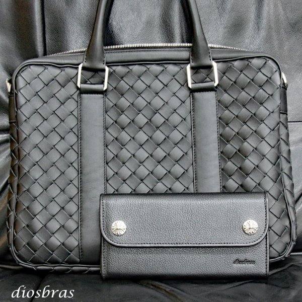 画像2: 長財布 クロス トラッカーウォレット シルバー925製 コンチョ 十字架 レザーウォレット 革財布 本革 レザー シュリンクレザー かぶせ財布 ウォレット ハンドメイド 牛革 レディース おしゃれ スリム メンズ長財布  男性 女性 メンズ財布 ファスナー カード収納 大容量 (2)